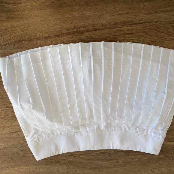 Lacoste - Women's White skirt Pleated Shorts - Picture 4 of 6